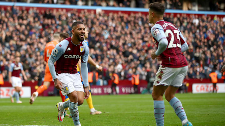 Goleada do Aston Villa teve brilho da dupla brasileira 