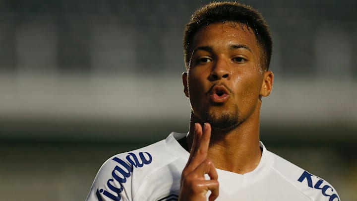 Marcos Leonardo acredita que é momento de deixar a Vila Belmiro Marcos Leonardo acredita que é momento de deixar a Vila Belmiro