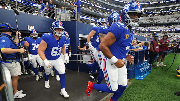 Sep 14, 2025; Arlington, Texas, USA; New York Giants quarterback Russell Wilson (3) runs onto the field for warmups before the game against the Dallas Cowboys at AT&T Stadium. Mandatory Credit: Raymond Carlin III-Imagn Images Sep 14, 2025; Arlington, Texas, USA; New York Giants quarterback Russell Wilson (3) runs onto the field for warmups before the game against the Dallas Cowboys at AT&T Stadium. Mandatory Credit: Raymond Carlin III-Imagn Images