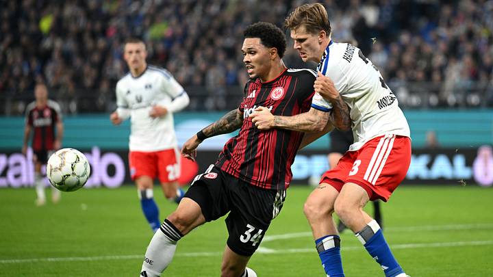 Nnamdi Collins (links) floppte gegen den HSV Nnamdi Collins (links) floppte gegen den HSV