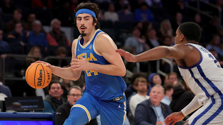 UCLA Bruins guard Jaime Jaquez Jr. (24) 