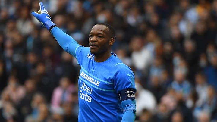 Steve Mandanda est loin d'être certain de poursuivre sur la Canebière. Steve Mandanda est loin d'être certain de poursuivre sur la Canebière.