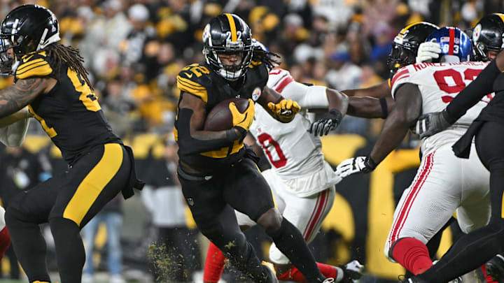 Oct 28, 2024; Pittsburgh, Pennsylvania, USA; Pittsburgh Steelers running back Najee Harris (22) runs against the New York Giants during the fourth quarter at Acrisure Stadium. Mandatory Credit: Barry Reeger-Imagn Images