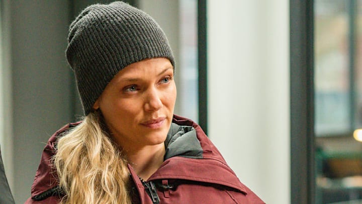 CHICAGO P.D. -- "Equal Justice" Episode 806 -- Pictured: Tracy Spiridakos as Hailey Upton -- (Photo by: Matt Dinerstein/NBC)