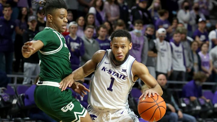 The Nebraska Cornhuskers are a team in serious trouble and have a tough matchup against the K-State Wildcats to deal with tonight. 
