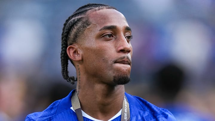 Joao Pedro a critiqué vivement les Parisiens. Joao Pedro a critiqué vivement les Parisiens.