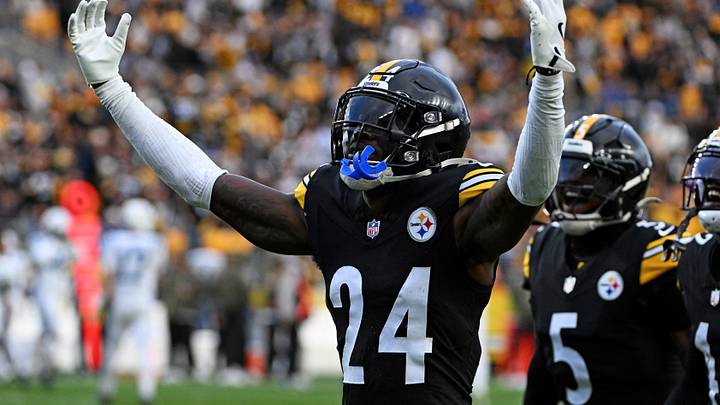 Nov 2, 2025; Pittsburgh, Pennsylvania, USA; Pittsburgh Steelers cornerback Joey Porter Jr. (24) celebrates after a play during the fourth quarter against the Indianapolis Colts at Acrisure Stadium. Mandatory Credit: Barry Reeger-Imagn Images Nov 2, 2025; Pittsburgh, Pennsylvania, USA; Pittsburgh Steelers cornerback Joey Porter Jr. (24) celebrates after a play during the fourth quarter against the Indianapolis Colts at Acrisure Stadium. Mandatory Credit: Barry Reeger-Imagn Images
