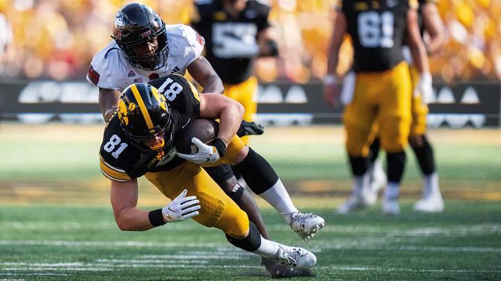 Iowa Hawkeyes tight end DJ Vonnahme (81) makes a catch against Northern Illinois on Sept. 5, 2026, at Kinnick Stadium in Iowa City. Iowa Hawkeyes tight end DJ Vonnahme (81) makes a catch against Northern Illinois on Sept. 5, 2026, at Kinnick Stadium in Iowa City.