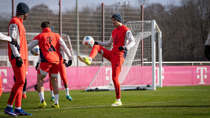 Josip Stanisic im Bayern-Training