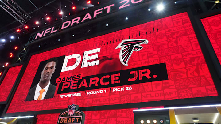Apr 24, 2025; Green Bay, WI, USA; Tennessee Volunters defensive end James Pearce Jr. is selected as the No. 26 pick by the Atlanta Falcons during the NFL Draft at Lambeau Field. Mandatory Credit: Kirby Lee-Imagn Images