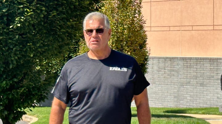 Eagles OL coach Jeff Stoutland