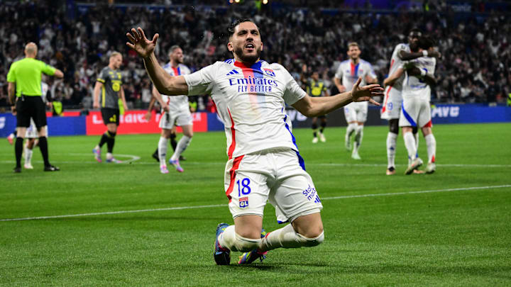 L'OL de Rayan Cherki frappe un grand coup en battant le LOSC (2-1).