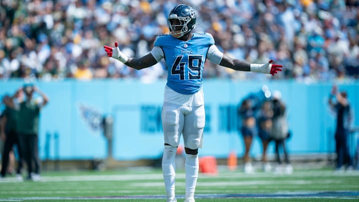 Tennessee Titans linebacker Arden Key (49)