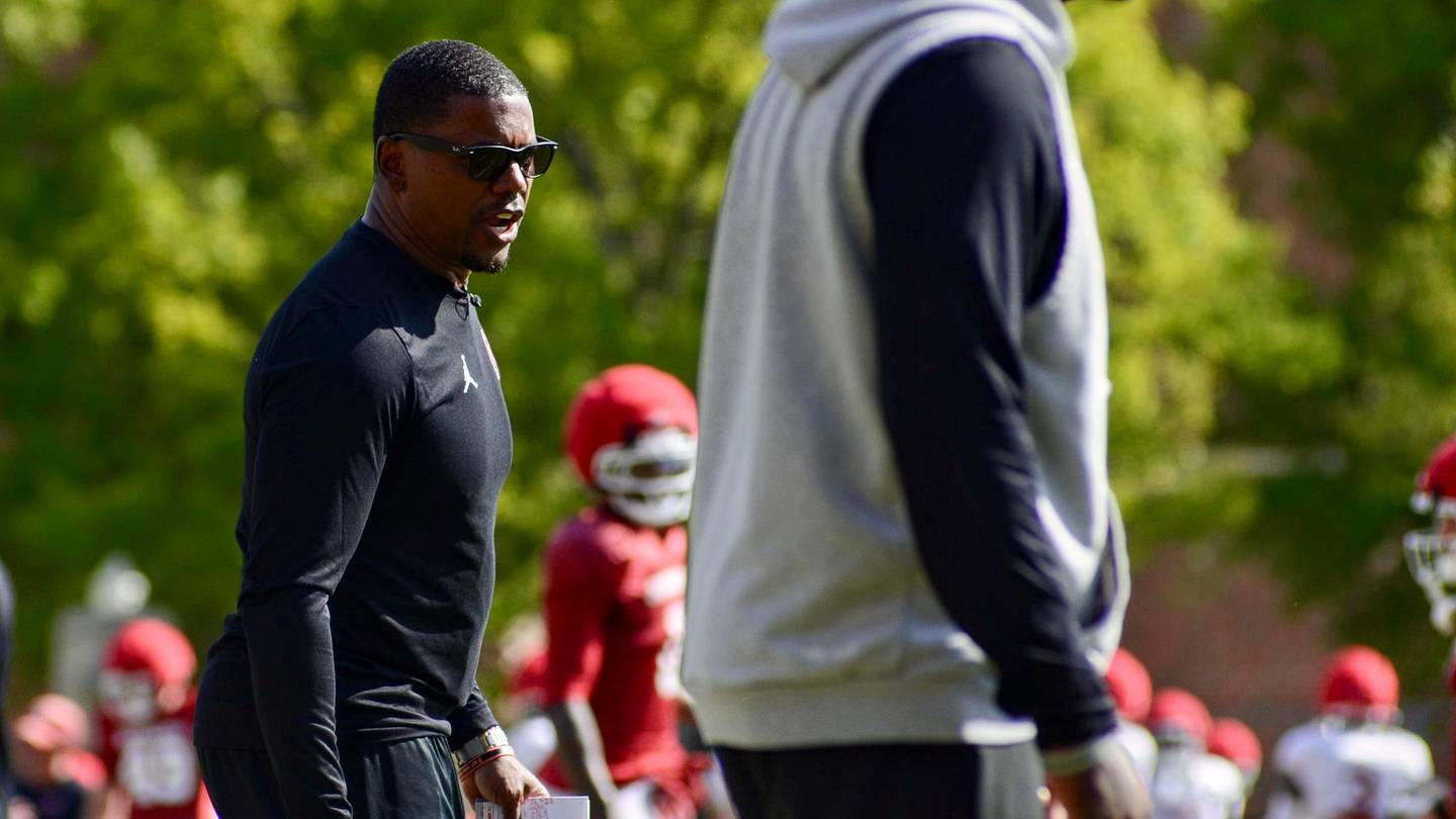 Kevin Wilson Backs Deland McCullough to Get the Best Out of Oklahoma's Running Backs