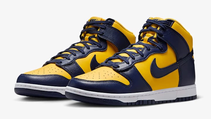 み*か様 DUNK HIGH RETRO QS Michigan The Nike Dunk High 