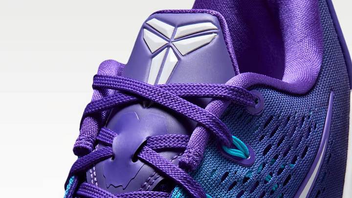The Nike Kobe 9 Elite Low EM Protro "Hornets" colorway.