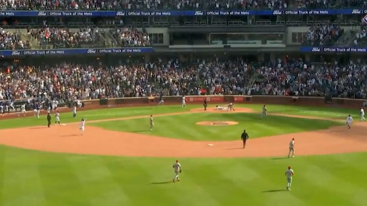 The New York Mets score in the bottom of the 10th inning to beat the Philadelphia Phillies 4-3 on April 23, 2025.