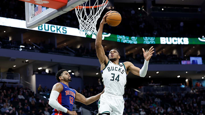 Detroit Pistons v Milwaukee Bucks