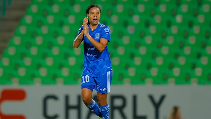 Santos Laguna v Tigres UANL - Torneo Apertura 2022 Liga MX Femenil