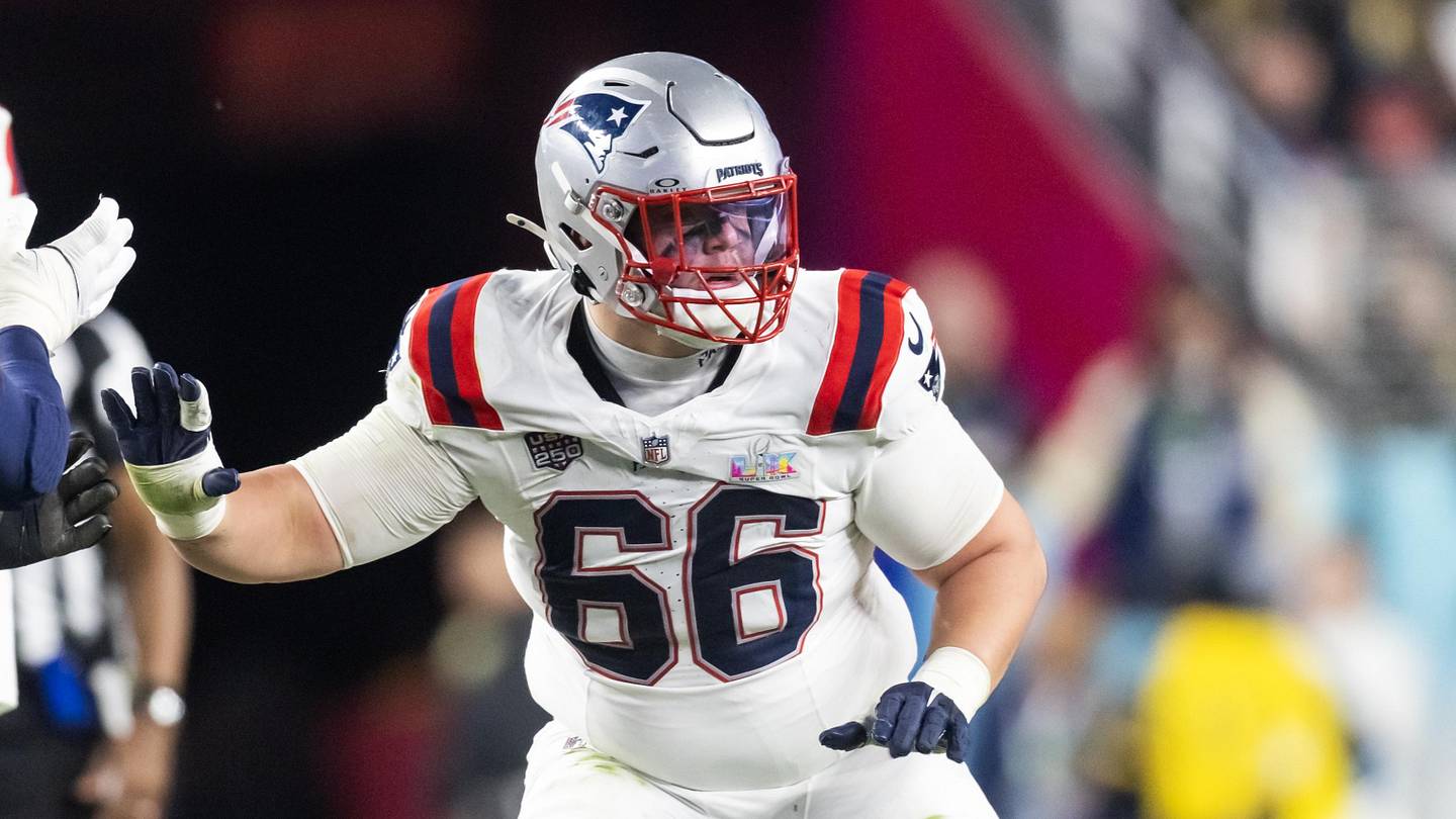 Making The Case: Why Patriots Should, Shouldn't Move Will Campbell to Guard