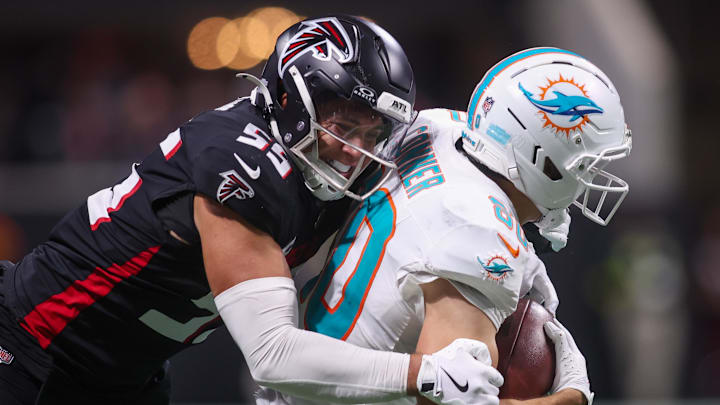 Oct 26, 2025; Atlanta, Georgia, USA; Atlanta Falcons linebacker Kaden Elliss (55) tackles Miami Dolphins tight end Tanner Conner (80) in the second quarter at Mercedes-Benz Stadium. Mandatory Credit: Brett Davis-Imagn Images
Oct 26, 2025; Atlanta, Georgia, USA; Atlanta Falcons linebacker Kaden Elliss (55) tackles Miami Dolphins tight end Tanner Conner (80) in the second quarter at Mercedes-Benz Stadium. Mandatory Credit: Brett Davis-Imagn Images
