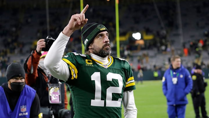 Aaron Rodgers leads the Packers against the Bears. 