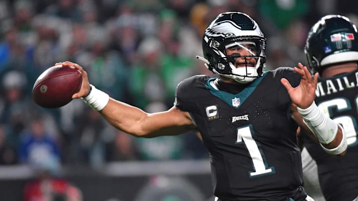 The Eagles hope to earn a second straight win as they take on the Cardinals in Week 17
