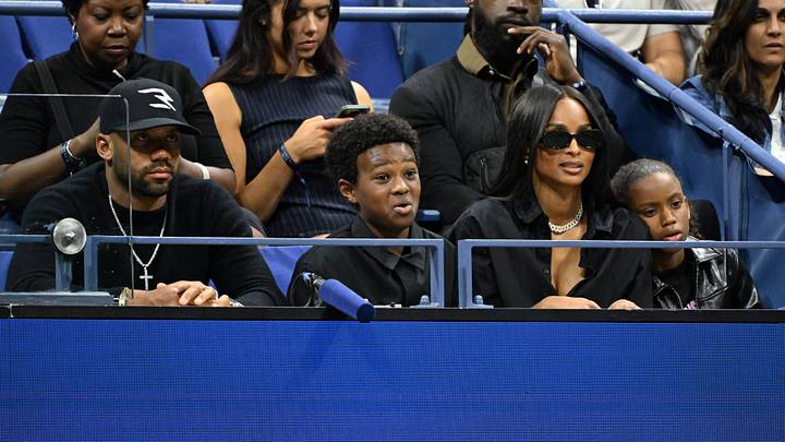 Russell Wilson and Ciara with their children are seen watching Iga Swiatek Vs Anna Kalinskaya On Arthur Ashe Stadium on Day 7 of the 2025 US Open Russell Wilson and Ciara with their children are seen watching Iga Swiatek Vs Anna Kalinskaya On Arthur Ashe Stadium on Day 7 of the 2025 US Open