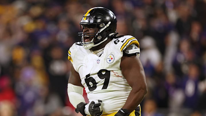 Pittsburgh Steelers v Baltimore Ravens