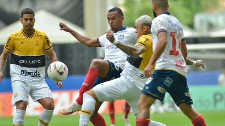 Criciúma e Bahia se enfrentam pela rodada 29 da Série B. Veja tudo sobre o embate.