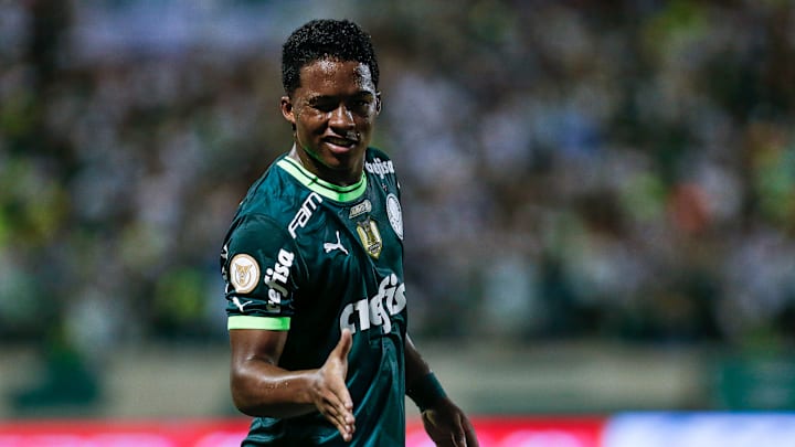 De volta da Seleção Sub-23, Endrick pode defender o Palmeiras em São Bernardo do Campo. 