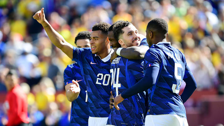 Jogadores da França comemoram vitória em amistoso que garantiu a liderança do ranking da Fifa após a Data Fifa de março Jogadores da França comemoram vitória em amistoso que garantiu a liderança do ranking da Fifa após a Data Fifa de março