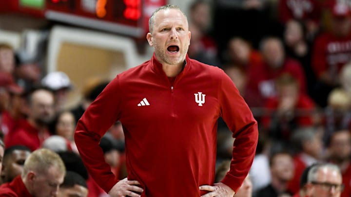 Indiana coach Darian Devries yells to his team during the second half Dec. 22, 2025, vs. Siena at Simon Skjodt Assembly Hall.