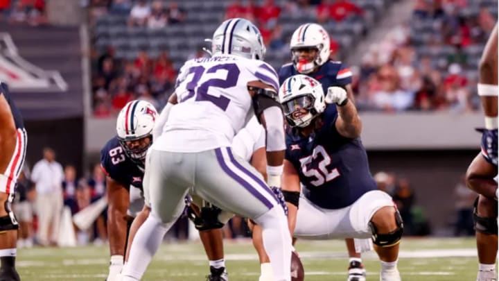 Center Ka'enu Decambra aogside Alexander Doost.