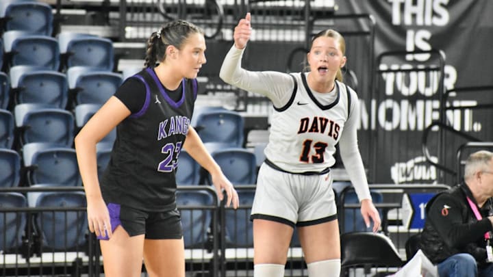 Cheyenne Hull scored 27 points, and Davis of Yakima beat Lake Washington in the Class 4A girls quarterfinals Thursday.