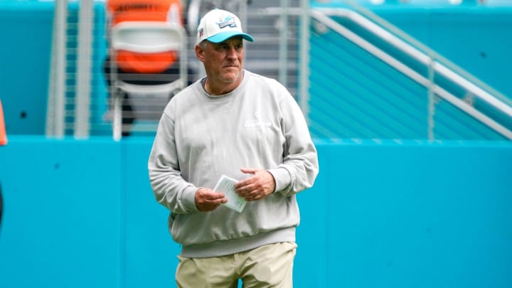 Miami Dolphins defensive coordinator Vic Fangio
watches the defense during the scrimmage at Hard