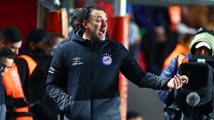 Gabriel Milito foi anunciado como novo treinador do Galo