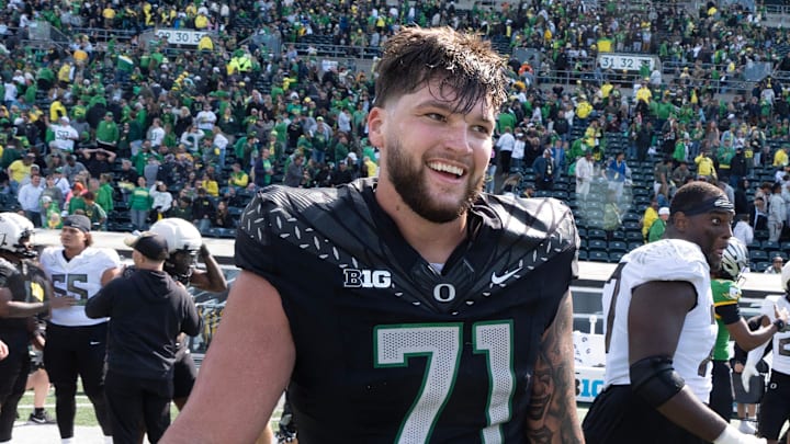 Alex Harkey celebrates at the end of the Oregon Spring game at Autzen in Eugene April 26, 2025