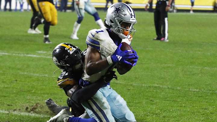 Dallas Cowboys wide receiver Jalen Tolbert (1) scores the game-winning touchdown against Pittsburgh Steelers safety DeShon Elliott.