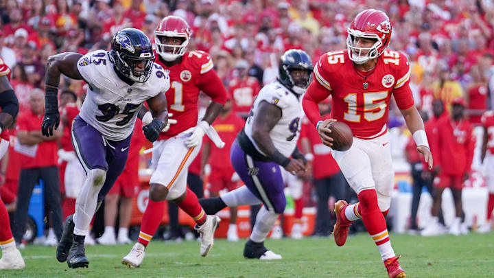Sep 28, 2025; Kansas City, Missouri, USA; Kansas City Chiefs quarterback Patrick Mahomes (15) runs the ball as Baltimore Ravens linebacker Tavius Robinson (95) defends during the game at GEHA Field at Arrowhead Stadium. Mandatory Credit: Denny Medley-Imagn Images Sep 28, 2025; Kansas City, Missouri, USA; Kansas City Chiefs quarterback Patrick Mahomes (15) runs the ball as Baltimore Ravens linebacker Tavius Robinson (95) defends during the game at GEHA Field at Arrowhead Stadium. Mandatory Credit: Denny Medley-Imagn Images
