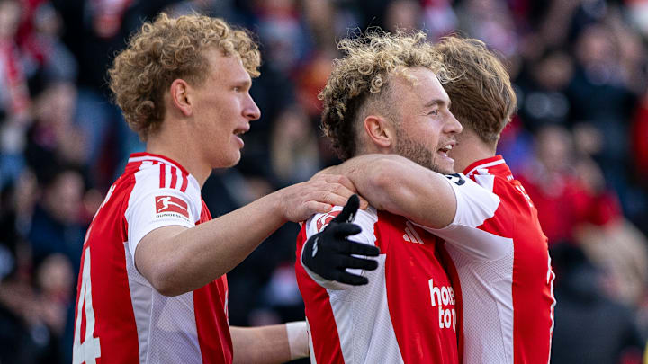 Benedict Hollerbach (Mitte) von Union Berlin