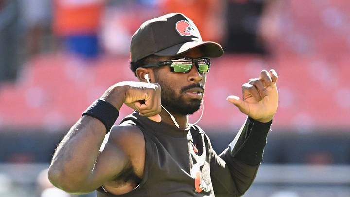 Cleveland Browns quarterback Shedeur Sanders warms up prior to the game against the Carolina Panthers at Huntington Bank Field. Cleveland Browns quarterback Shedeur Sanders warms up prior to the game against the Carolina Panthers at Huntington Bank Field.