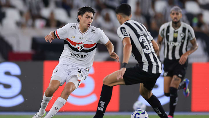 Botafogo e São Paulo fizeram jogo eletrizante no Nilton Santos Botafogo e São Paulo fizeram jogo eletrizante no Nilton Santos