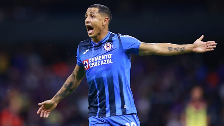 Yotún se encuentra dentro de los jugadores con cuatro tarjetas amarillas en Cruz Azul