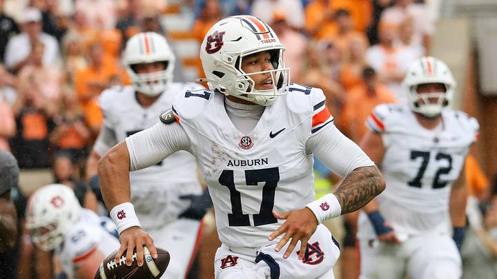 Oct 3, 2026; Knoxville, Tennessee, USA; Auburn Tigers quarterback Byrum Brown (17) scrambles with the ball against the Tennessee Volunteers during the first quarter at Neyland Stadium. Mandatory Credit: Randy Sartin-Imagn Images Oct 3, 2026; Knoxville, Tennessee, USA; Auburn Tigers quarterback Byrum Brown (17) scrambles with the ball against the Tennessee Volunteers during the first quarter at Neyland Stadium. Mandatory Credit: Randy Sartin-Imagn Images