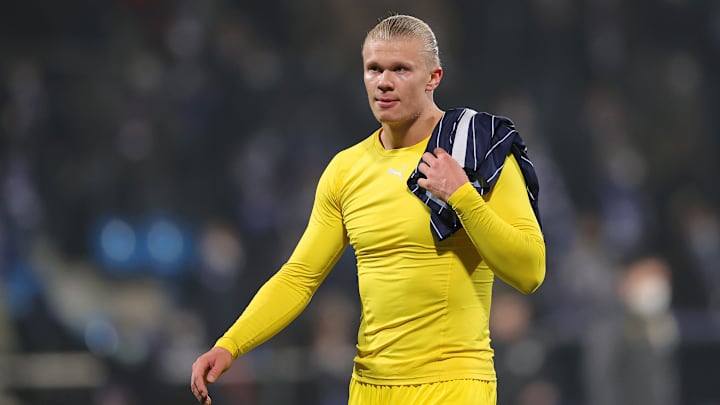 Mit Sack und Pack nach Schottland. Erling Haaland ist jedenfalls bereit.