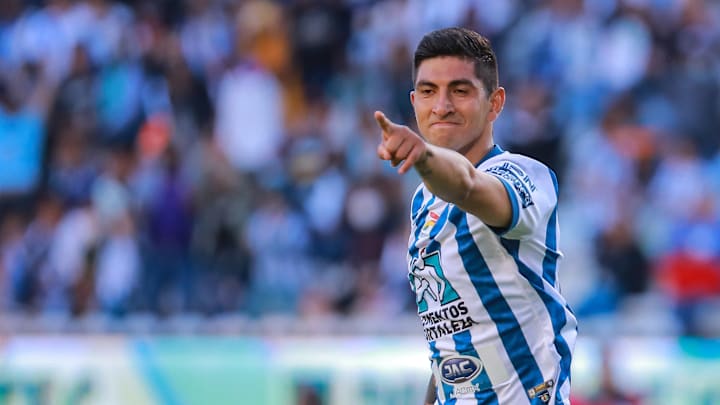 El jugador Víctor Guzmán gira en la órbita del equipo de las Chivas.