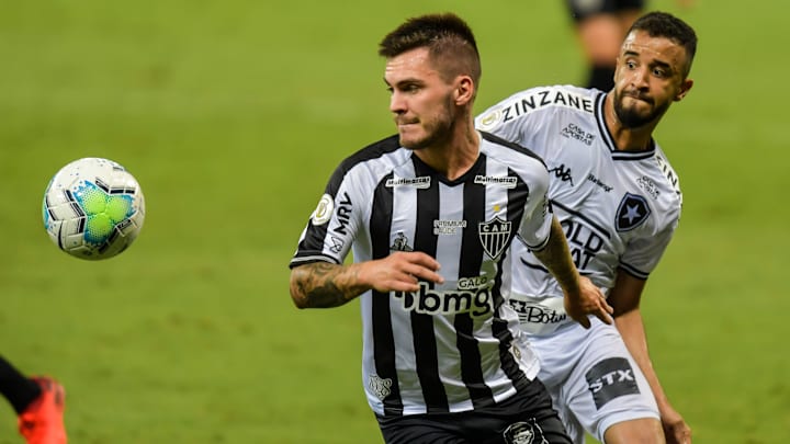 Meio-campista prefere ficar no Galo