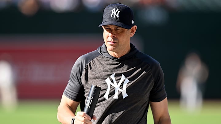 A Aaron Boone lo señalan por la eliminación de los Yankees 