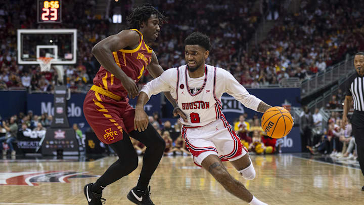 Mar 16, 2024; Kansas City, MO, USA; Houston Cougars guard Mylik Wilson (8) handles the ball while